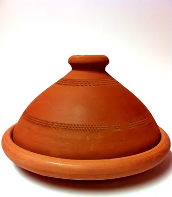 Produktbild von Tajine, original aus Marokko, Tontopf zum Kochen, Tuareg Ø 30cm, für 4-5 Personen, handgetöpfert aus Marrakesch, unglasiert, frei von Schadstoffe