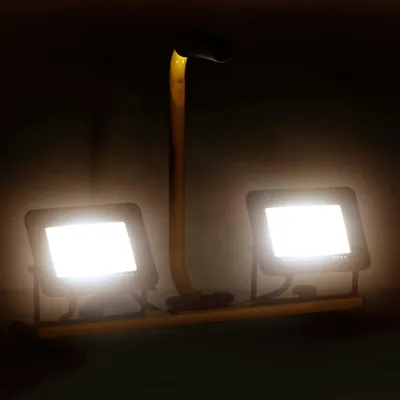 Obrázek produktu pro lED reflektor vidaXL s rukojetí 2x30 W teplá bílá