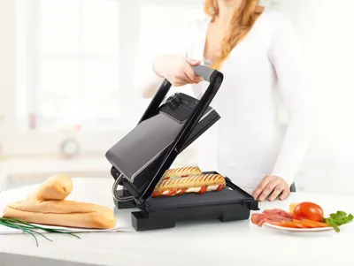 Produktbild von Princess 01.112425.01.001 Paninigrill Pro, Schwarz, Edelstahl, Aluminium, Edelstahl, Tasten, 300 x 270 mm, 230 °C, Schwimmender Deckel, Scharnier