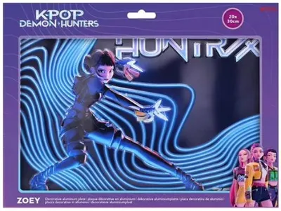 Produktbild von Dekorative Plakette „KPOP Demon Hunters – Zoey“ (20 x 30 cm)