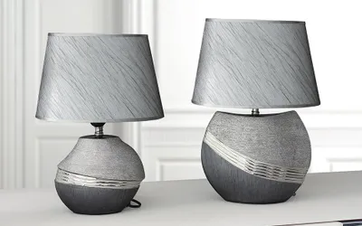 Obrázok produktu pre Stolná lampa "Bridgetown" od spoločnosti Gilde, keramika, sivá, strieborná, balenie 2 kusov, dĺžka 19 cm, šírka 27,5 cm, výška 37 cm. Číslo produktu: 43381, EAN: 4009079433814