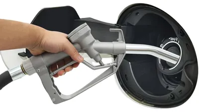 Productafbeelding van Dieseloverpomppomp, 200W vermogen, debiet van 45 liter per minuut, 12V spanning, 3500 omwentelingen per minuut, maximale opvoerhoogte 7 meter