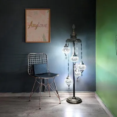 Obrázok produktu pre Ručne vyrobená turecká stojaca lampa s 5 sklenenými guľami – orientálna mozaiková lampa v bielej farbe pre atmosférické osvetlenie