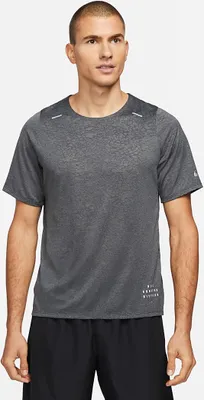 Immagine prodotto di T-shirt a girocollo da donna in nero