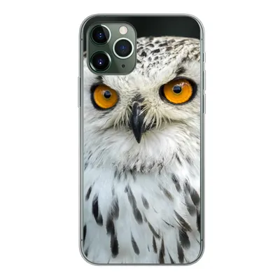 Produktbild von MuchoWow® Handyhülle Schutzhülle Hülle für iPhone 11 Pro Eine braune Eule mit orangefarbenen Augen Silikon Softcase Handy Hülle - Handy