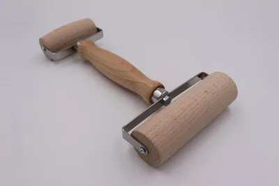 Produktbild von Doppelte Nudelrolle Teigrolle Teigverteiler aus Holz und Edelstahl, 7 und 11 cm Breite