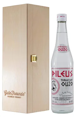 Produktbild von Pileus Thrakian Ouzo mit Geschenk-Holzkiste