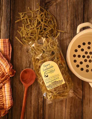 Produktbild von Kräuter-Nudeln vom Grießlhof – handgemacht mit Ei