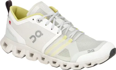Produktbild von ON CLOUD X SHIFT Damenschuhe - Sportschuhe weiß NEU