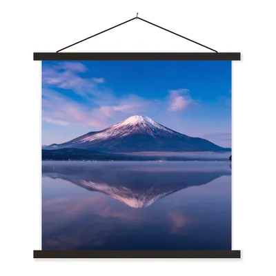 Produktbild von MuchoWow® Textilposter Spiegelung des Fuji-Vulkans in Japan im Wasser 120x120 cm mit schwarzem Rahmen - Aufhängungsset