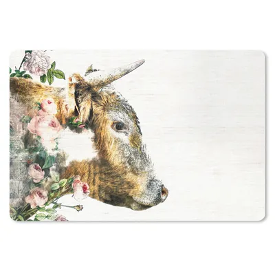 Produktbild von MuchoWow® Schreibtischunterlage Schottischer Highlander - Kuh - Rosen - Rosa 60x40 cm - XXL Mauspad - Großes Mauspad