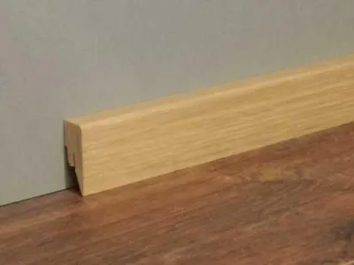 Produktbild von PROFI | 2 m | Weiß 10 mm Leiste Kluppe, Sockelleiste, Dekorleiste, Fußleiste, PVC Leiste, Montageleiste, Innenausbau, Renovierung