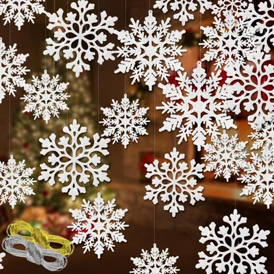 Produktbild von 36 Stück weiße glitzernde Schneeflocken-Ornamente, verschiedene Größen, Weihnachtsbaumschmuck aus Kunststoff mit silbernem Seil für das Winterwunderland, Fenster- und Türzubehör