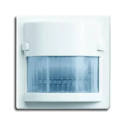 Immagine prodotto di Busch-Jaeger 6122 / 02-84 Verkabelt Wand Weiß (2CKA006132A0262)