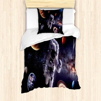 Produktbild von ABAKUHAUS Weltraum Mantele, Planets Galaxies, Milbensicher Allergiker geeignet mit Kissenbezügen, 135 cm x 200 cm - 80 x 80 cm, Mehrfarbig