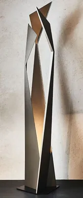Produktbild von Casa Padrino Designer LED Stehleuchte Bronzefarben / Schwarz 47 x 40 x H. 204 cm - Moderne Edelstahl Stehlampe - Wohnzimmer Lampe - Luxus Qualität