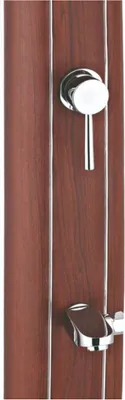 Image de Douche solaire aluminium carrée aspect bois 32 litres