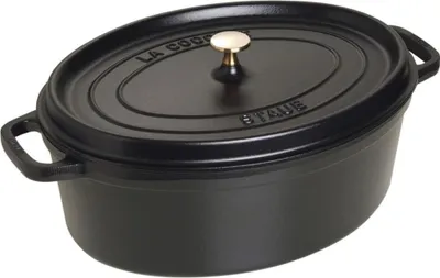 Produktbild von Staub La Cocotte Schmortopf, 8l, oval, Schwarz, emaillierter Guss, Antihaftbeschichtung, 42.80 x 37.00 x 18.00 cm (L x B x H), Selbstbefeuchtungssystem, für alle Herdarten (Induktion), backofen- & grillgeeignet, zum Anbraten & langsamen Garen