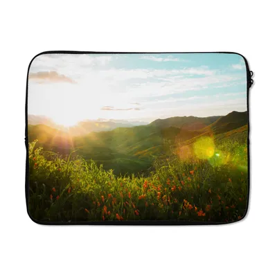 Produktbild von MuchoWow® Laptop Hülle 17 Zoll Laptoptasche Hügel - Sonnenuntergang - Gras - Grün - Zipper - Schutzabdeckung