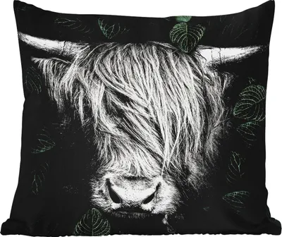 Produktbild von MuchoWow® Outdoor Kissen - Scottish Hochlandrind - Blätter - Schwarz - Weiß - 45x45 cm - Wetterfest - Lounge Kissen - Fotokissen - Dekoratives Kissen