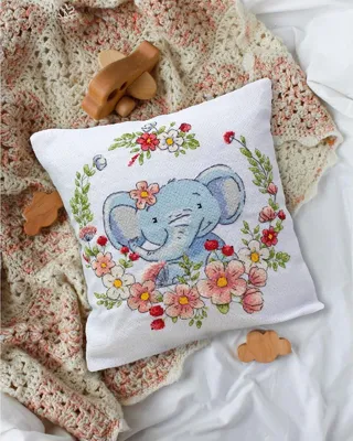 Produktbild von Abris Art Kreuzstich-Stickerei-Set Kissen mit Rückenlehne "Elefant", 30x30cm