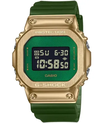Immagine prodotto di L'orologio da uomo G-SHOCK GM-5600CL-3ER in verde è sportivo e resistente agli urti.