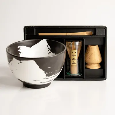 Produktbild von Matcha Set 4 tlg. Original japanische Matcha Schale mit Besen & Löffel