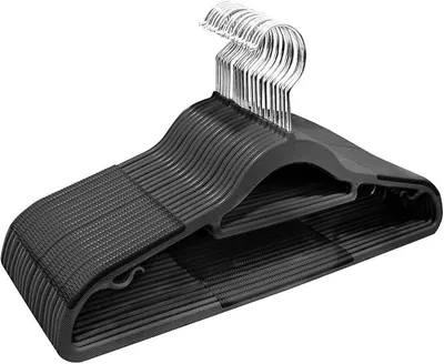Produktbild von PolkaHome® 20er-Pack Kleiderbügel aus robustem Kunststoff, rutschfest, 360° drehbarer Haken, platzsparend, 0,6 cm dick, schwarz