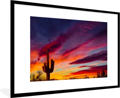 Produktbild von MuchoWow® Gerahmtes Poster Kaktus - Himmel - Sonnenuntergang - Lila - Rosa 90x60 cm - Poster mit Schwarzem Bilderrahmen Wandposter Rahmen Foto Bilder - Wanddekoration - Fotos