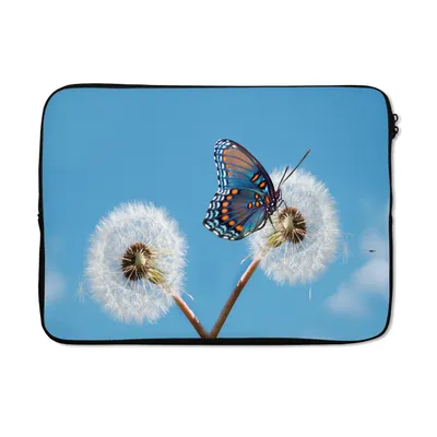 Produktbild von MuchoWow® Laptop Hülle 13 Zoll Nahaufnahme blauer Schmetterling auf einem Löwenzahn Laptoptasche - Laptophülle - Sleeve - Rundumschutz