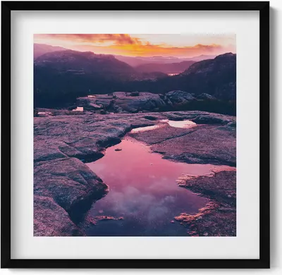 Produktbild von Berglandschaft bei Sonnenuntergang– Wandbild mit Rahmen – Gerahmtes Bild  – Wanddekoration – 50x50 cm –  Schwarz Rahmen