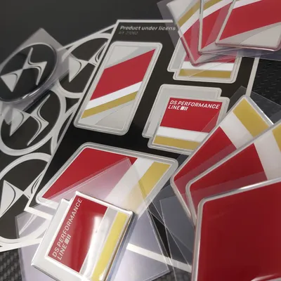 Immagine prodotto di Adesivo DS Performance 3D Ufficiale, 60 x 33 mm