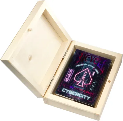 Obrázek produktu pro Hrací karty BICYCLE CYBERPUNKT CYBERCITY 1 TALIA v dřevěné krabici
