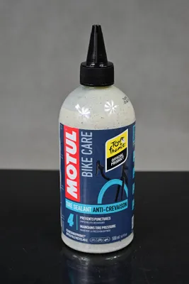 Obrázok produktu pre MOTUL Bike Care Tubeless Tire Sealant Road 500ml