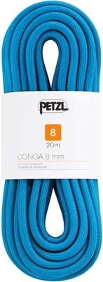 Blaues Kletterseil CONGA von Petzl; 20 Meter lang und 8 mm dick; verpackt mit einem weißen Etikett.