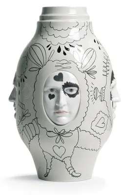Produktbild von Casa Padrino Designer Porzellan Vase Beige / Schwarz Ø 31 x H. 52 cm - Handgefertigte & Handbemalte Luxus Dekoration