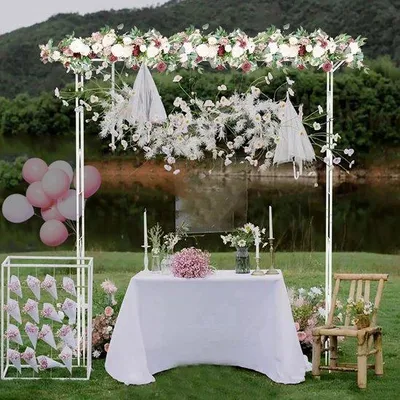 Produktbild von Famanu Dekorationsbogen für Hochzeiten - Metallbogen mit Blumenarrangements