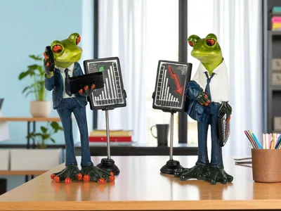 Produktbild von formano Frosch Figuren 2er Set 16cm handbemalt lustige Börsen-Makler Kunststein