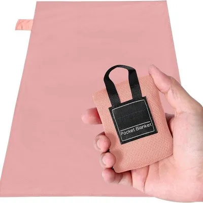 Produktbild von Famanu Picknickdecke M-8 - Leicht, wasserabweisend und faltbar für Outdoor-Aktivitäten