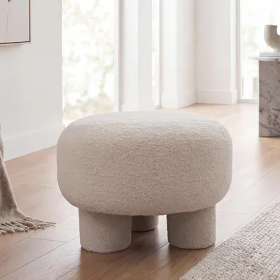 Zdjęcie produktu dla Taboret HWC-Q49, taboret do siedzenia, otomana, taboret tapicerowany, puf, materiał/tkanina bouclé (200 g/m²) 55 cm ~ kremowy