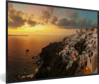 Produktbild von MuchoWow® Gerahmtes Poster Das Fischerdorf von Santorini Griechenland bei Sonnenuntergang 90x60 cm - Poster mit Schwarzem Bilderrahmen Wandposter Rahmen Foto Bilder - Fotorahmen - Foto-Plakat