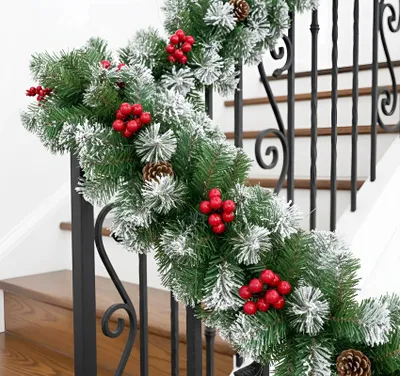 Produktbild von Weihnachtsgirlande 5M Künstliche Tannengirlande mit Tannenzapfen Rote Beere Girlande Weihnachten Weihnachtsdeko Innen Außen Weihnachtsgirlanden Deko