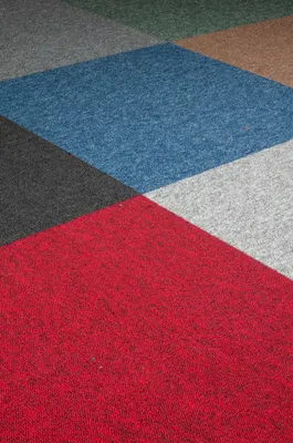 Produktbild von Teppichfliesen selbstliegend grau 50x50 cm Arbeitszimmer und Schlafzimmer Schlingenteppich als Fliesen Teppichboden Fliesen als Schlingenware