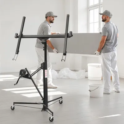 Produktbild von Ikodm Plattenheber 68 kg Q195-Stahl, Arbeitshöhe 126–325 cm, 60° neigbar, 360° drehbar, Sicherheitswinde, 3 Rollen, Schwarz