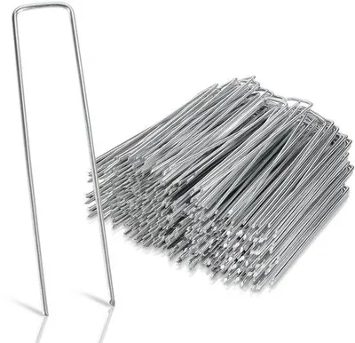 Imagen del producto de 150 piezas de césped artificial, con un ancho de 2,5 cm y una longitud de 15 cm