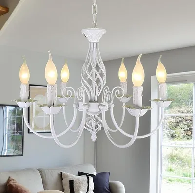Productafbeelding van Vintage kroonluchter, landelijke stijl, wit. Hanglamp in vintage stijl, met kaarsvorm, Franse kroonluchter, 6 lichtpunten. Klassieke hanglamp voor keuken, woonkamer of slaapkamer