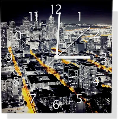 Produktbild von Wallario Design Wanduhr Großstadt bei Nacht - Seattle in schwarz weiß gelb aus Aluverbund, Größe 30 x 30 cm