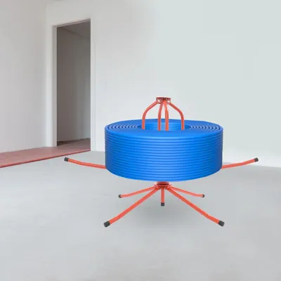 Obrázek produktu pro Odvíječ trubek PEX/PERT – podlahový stojan – nosnost 150 kg – trubky Ø 8–32 mm – rychle sklopný – přenosný – nastavení ve 2 polohách – červený