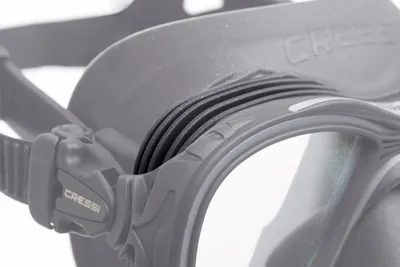 Produktbild von Cressi Tauchermaske Quantum schwarz/rot