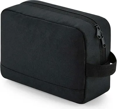 Produktbild von BagBase BG277 | Recycled Essentials Wash Bag - Farbe: Black - Größe: 24 x 17 x 9 cm